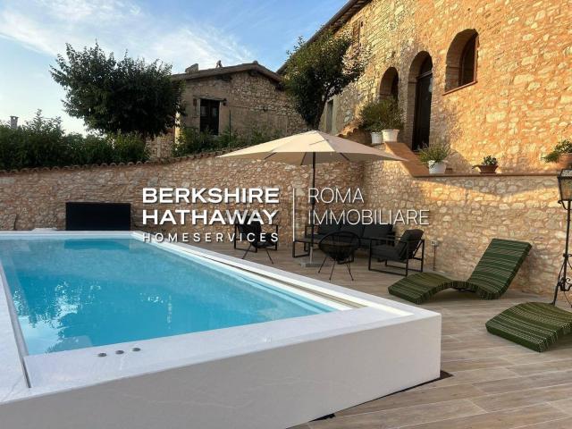 Rustico in affitto a Borgo di Trevi, Trevi