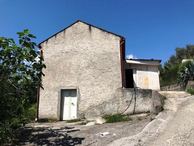 Terreno in vendita a Lustra, Campania