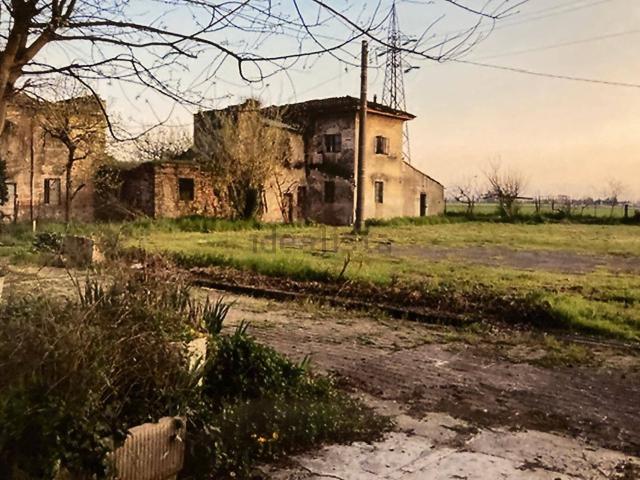 Rustico in vendita a Montale, Piacenza