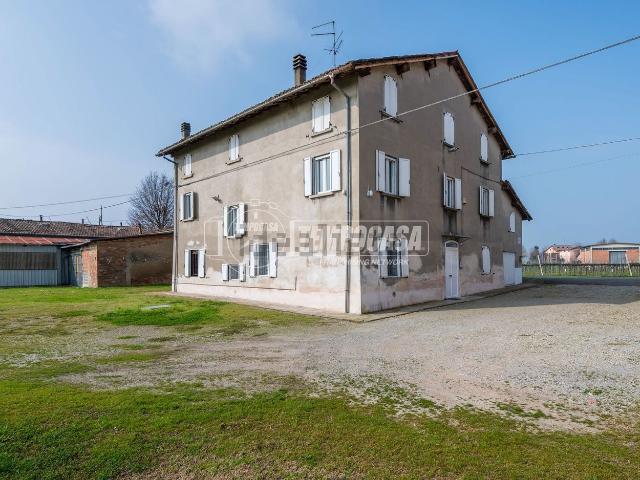 Rustico in vendita a Sesso, Re
