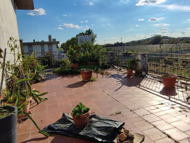 Rustico in vendita a Sommacampagna, Veneto