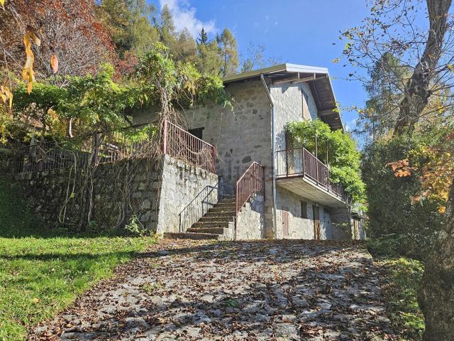 Rustico in vendita a Comunità montana della valle Camonica, Bienno