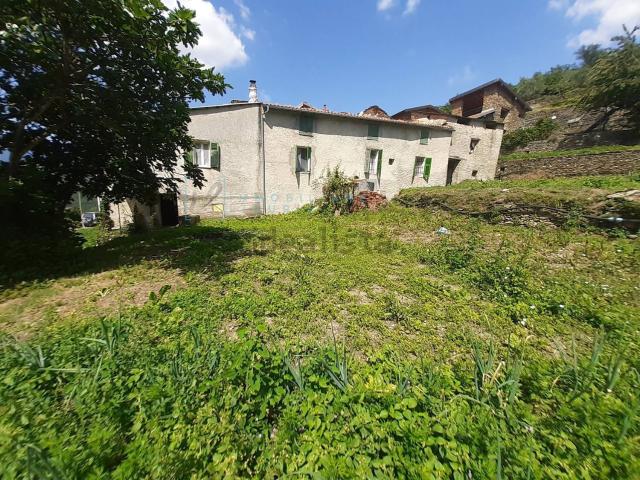 Rustico in vendita a Pieve Di Teco, Liguria