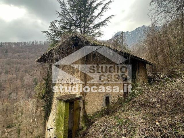 Rustico in vendita a Comunità Montana della Valle Brembana, Camerata Cornello