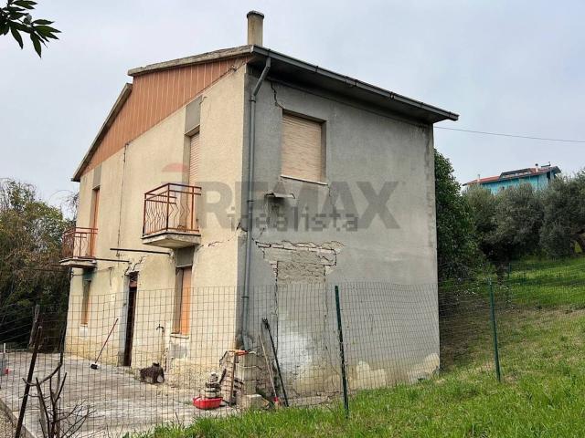 Rustico in vendita a Sant'eusanio Del Sangro, Abruzzo