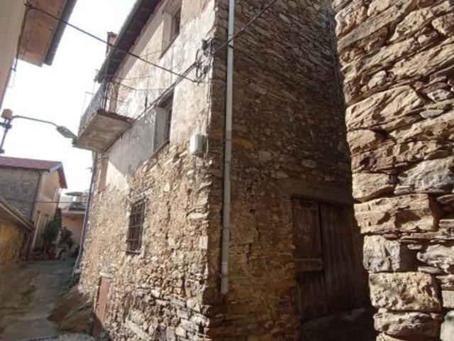 Rustico in vendita a Borgomaro, Liguria