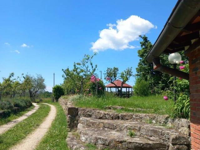 Rustico in vendita a Palazzo Del Pero, Toscana