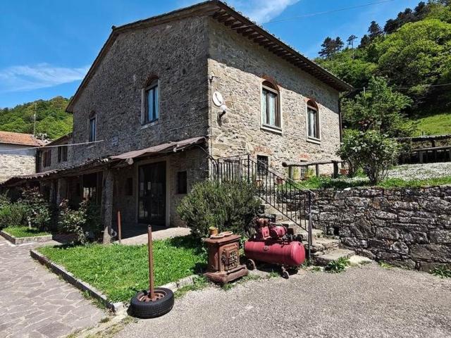 Rustico in vendita a Unione di Comuni Valdarno e Valdisieve, Pontassieve