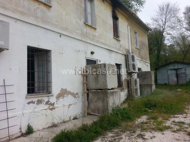 Rustico in vendita a Ledimar, Marche