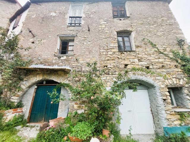 Rustico in vendita a Chiusanico, Liguria