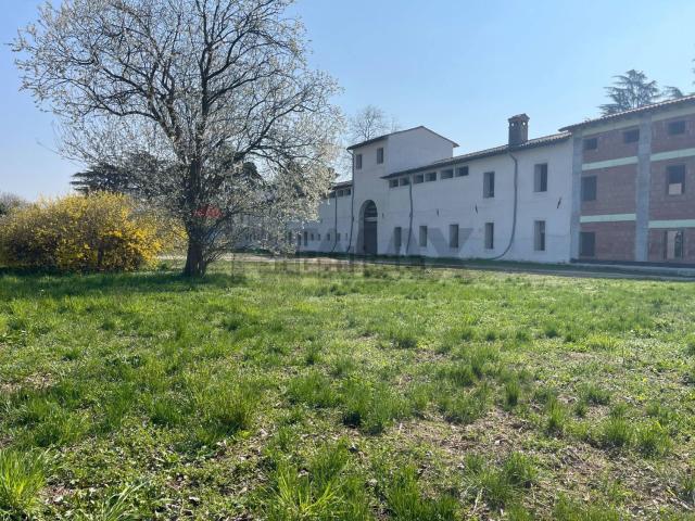 Rustico in vendita a Romano D'ezzelino, Veneto