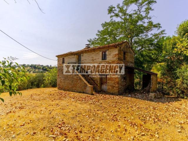 Rustico in vendita a Borgo Pintura, Marche