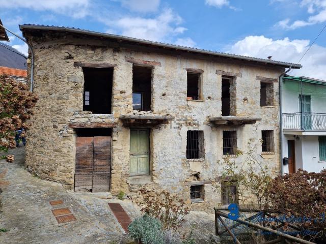 Rustico in vendita a Briga Alta, Liguria