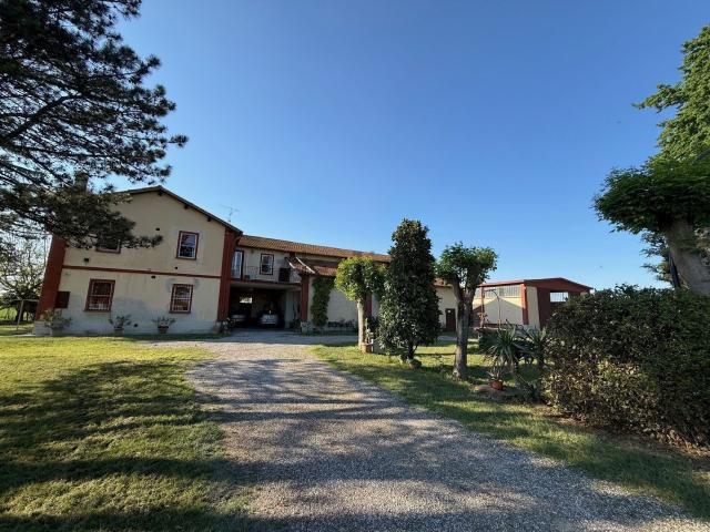 Rustico in vendita a Molinella, Reggio Emilia