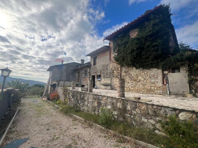 Rustico in vendita a Colognola, Cenerente