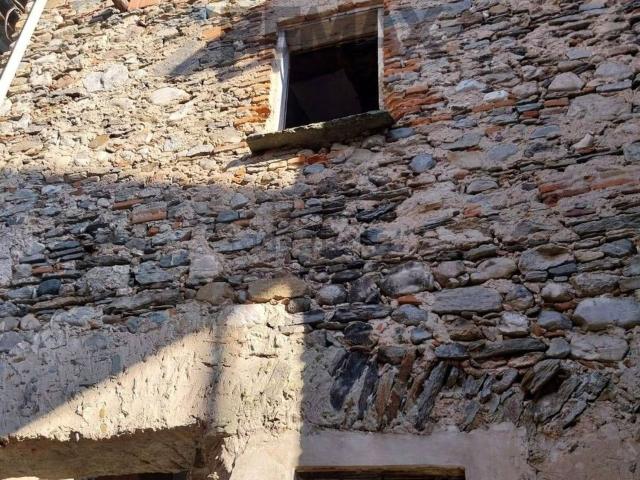 Rustico in vendita a Comunità Montana Valli del Verbano, Castelveccana