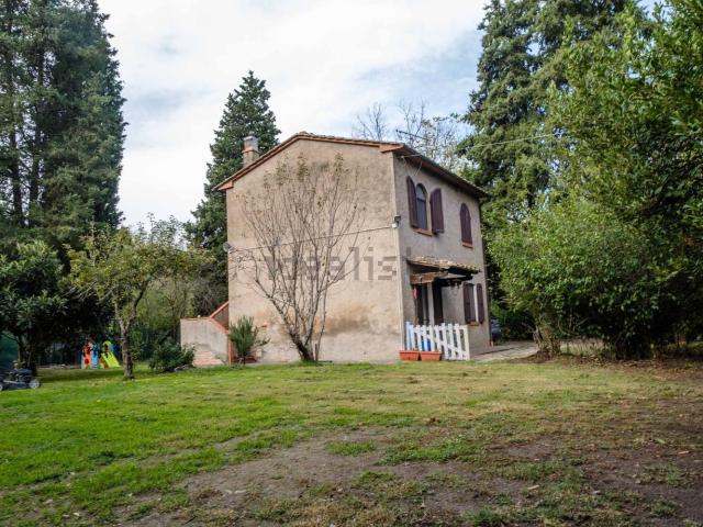 Rustico in vendita a Volterra, Toscana