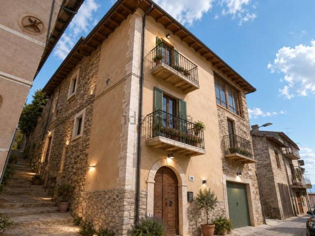 Rustico in vendita a Cese dei Marsi, Avezzano