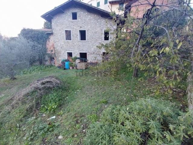 Rustico in vendita a Lo Specchio, San Godenzo