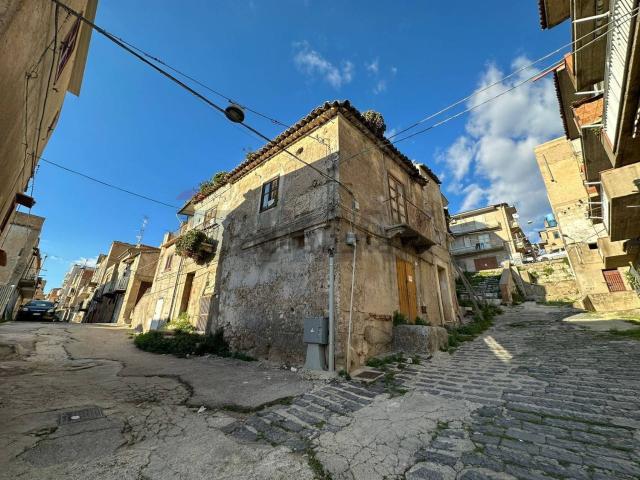 Rustico in vendita a Palma Di Montechiaro, Sicilia