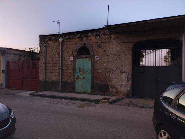 Rustico in vendita a Brusciano, Campania