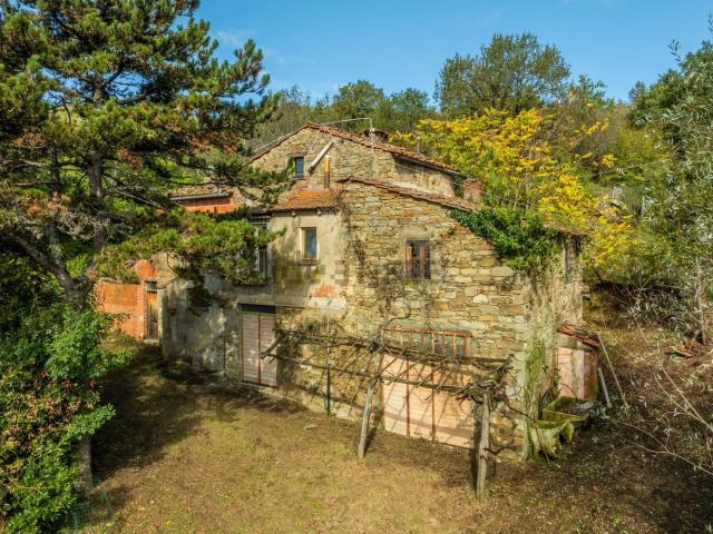 Rustico in vendita a Palazzo Del Pero, Toscana