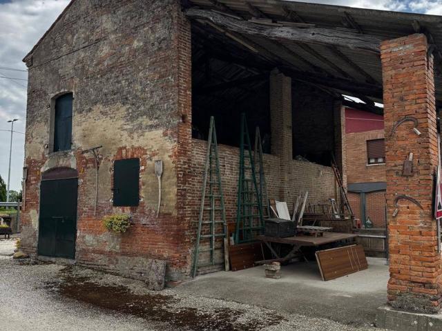Rustico in vendita a Ferrara, Reggio Emilia
