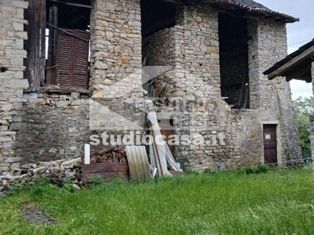 Rustico in vendita a Rota D'imagna, Lombardia