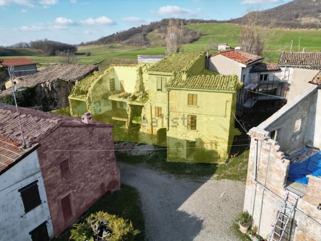 Rustico in vendita a I Montanari, Pellegrino Parmense