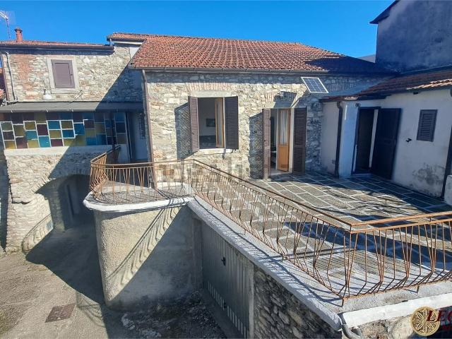 Rustico in vendita a Mocrone, Villafranca in Lunigiana