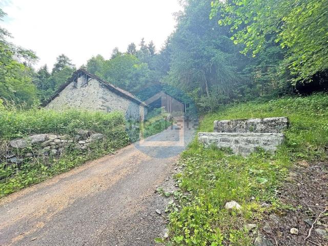 Rustico in vendita a Comunità montana della valle Camonica, Ceto
