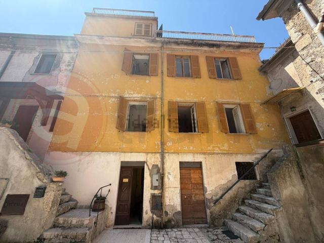 Rustico in vendita a Cantalupo, Colle San Magno