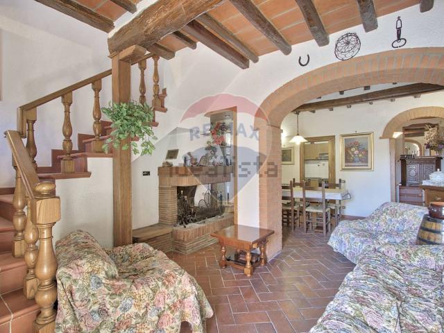 Rustico in vendita a Bucine, Toscana
