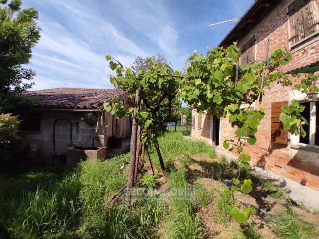 Rustico in vendita a Crocetta Del Montello, Veneto