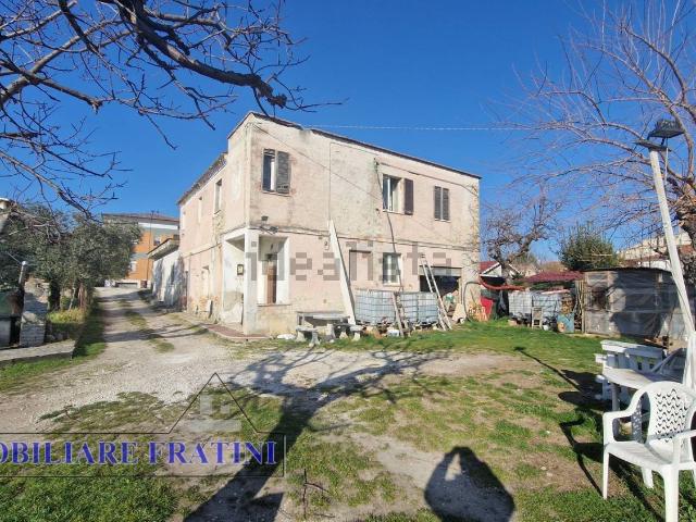 Rustico in vendita a Unione dei Comuni della Val Vibrata, Sant'egidioalla Vibrata