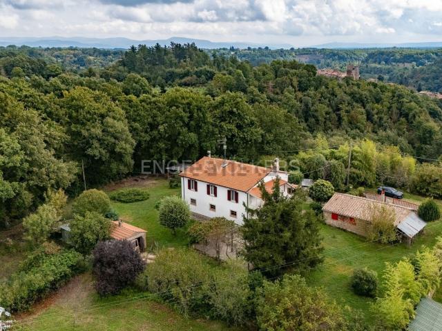 Rustico in vendita a Unione di Comuni Montani Colline del Fiora, Sorano