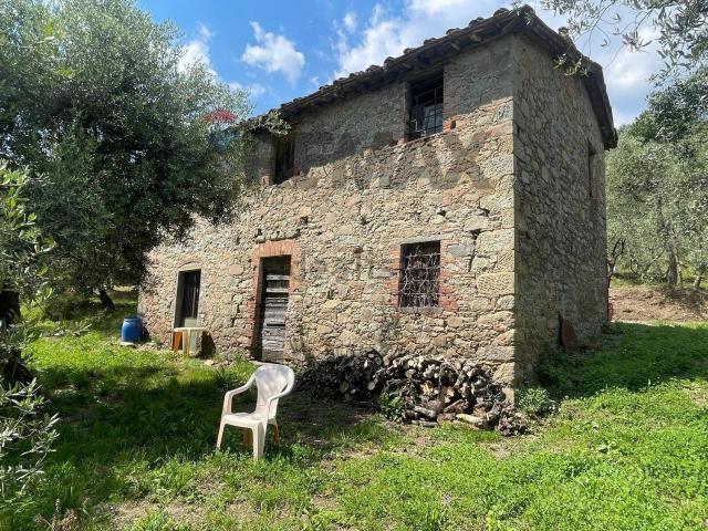 Rustico in vendita a Uzzano E Castello, Toscana