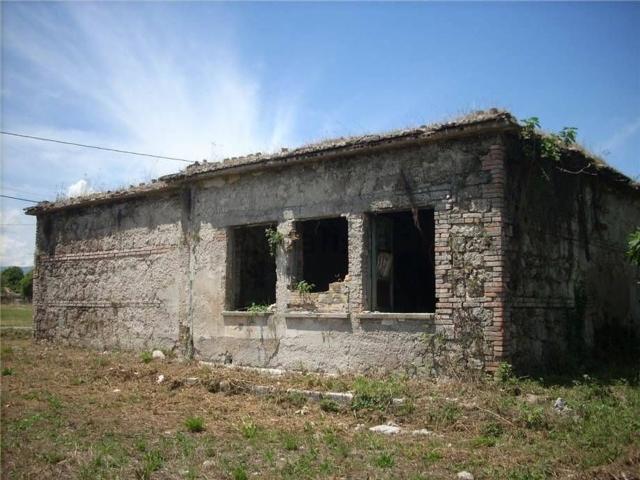 Rustico in vendita a Aquino, Lazio