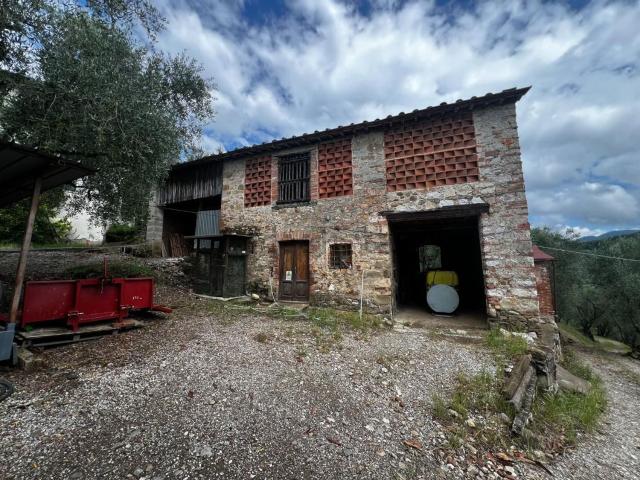 Rustico in vendita a Bagni Di Lucca Ponte, Toscana