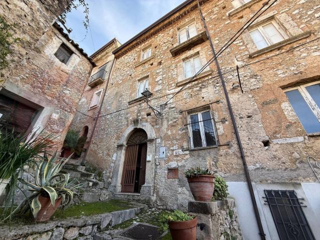 Rustico in vendita a Roccasecca, Lazio