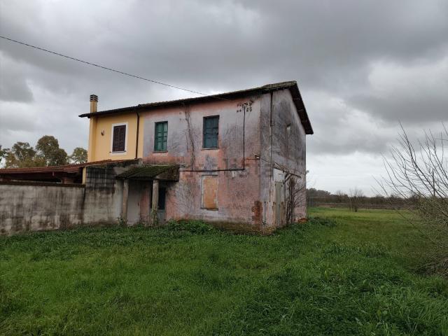Rustico in vendita a Latina, Lazio