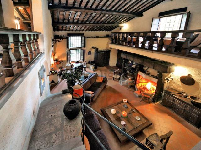 Rustico in vendita a Camaiore, Toscana