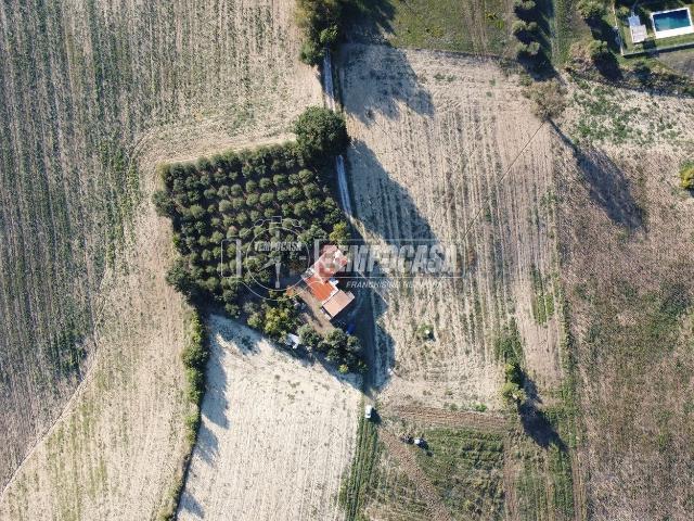 Rustico in vendita a Frazione Montefiore, Recanati