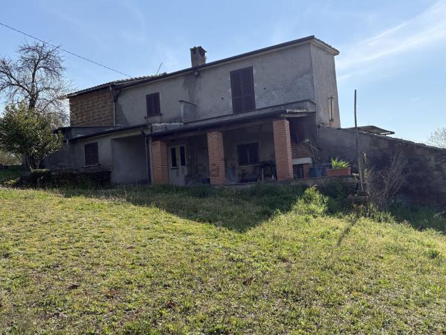 Rustico in vendita a Soriano Nel Cimino, Lazio