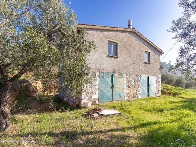 Rustico in vendita a Lugnano In Teverina, Umbria