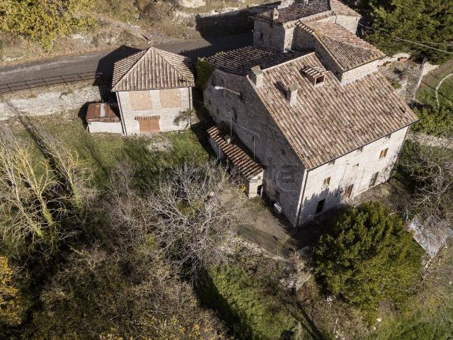 Rustico in vendita a San Leo Bastia, Umbria