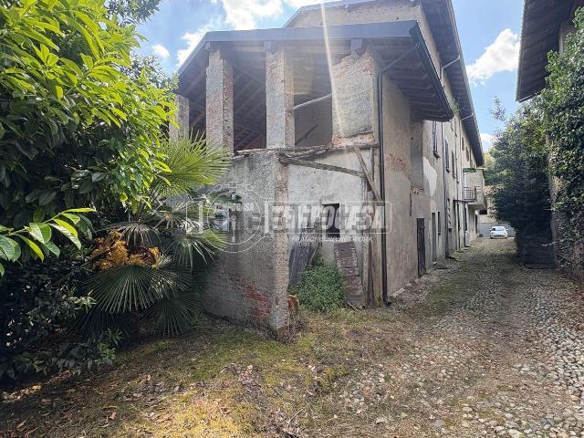 Rustico in vendita a Casnate