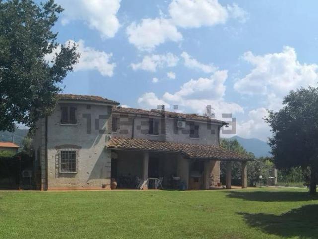 Rustico in vendita a Tonfano, Toscana