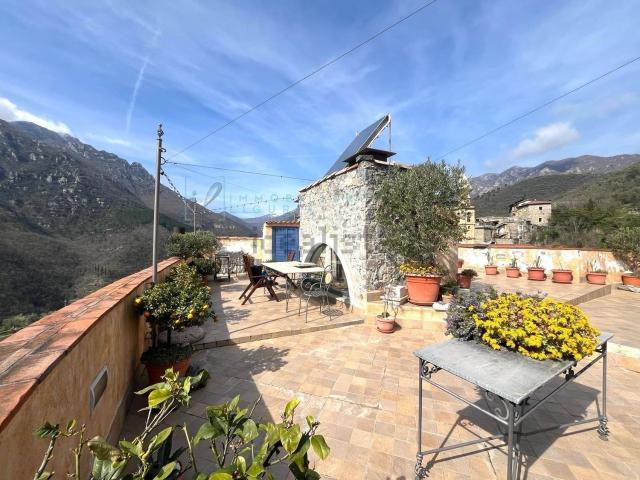 Rustico in vendita a Castelbianco