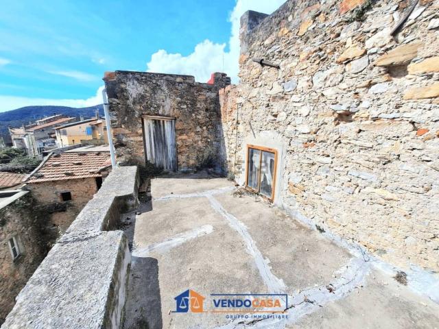 Rustico in vendita a Tovo San Giacomo, Liguria